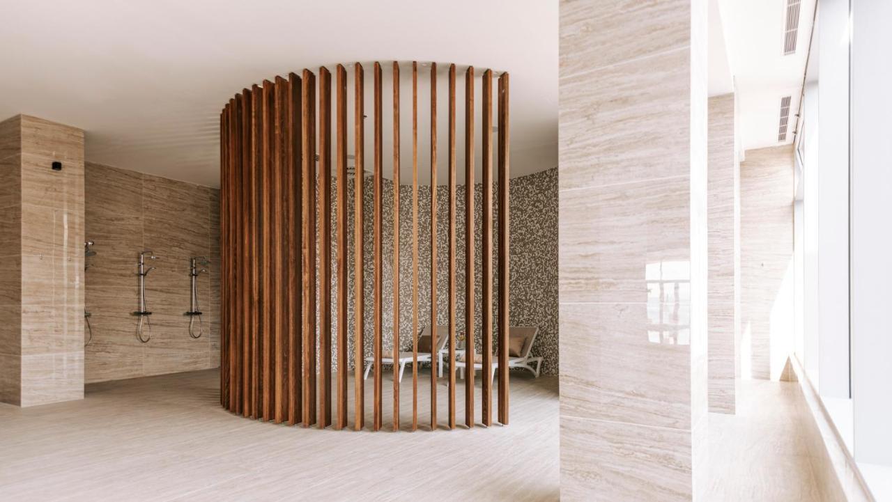 Hotel Miramare ซริกเวนิซา ภายนอก รูปภาพ A shower enclosure