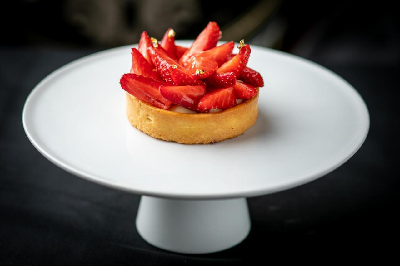 Hotel Miramare ซริกเวนิซา ภายนอก รูปภาพ A strawberry tart