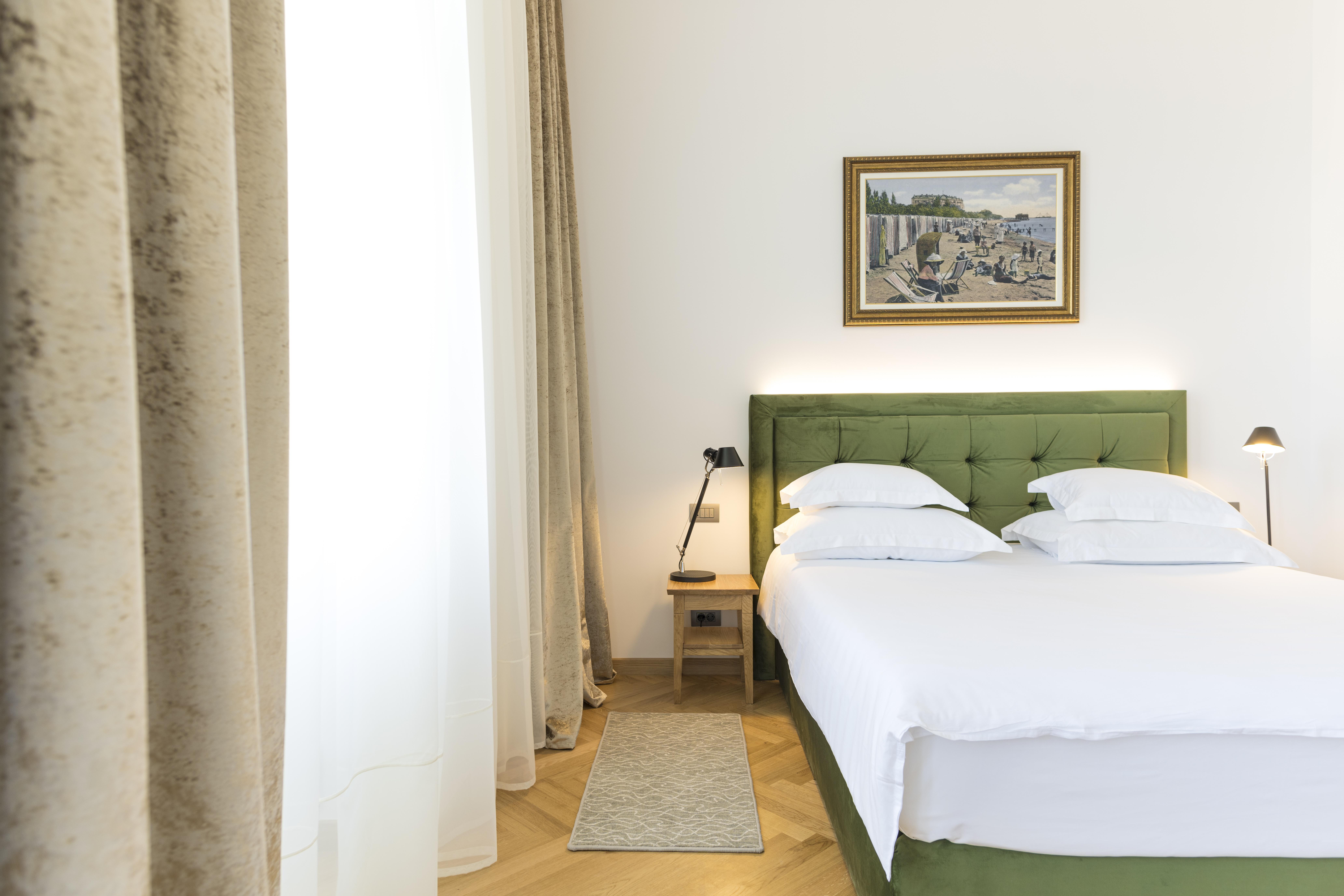 Hotel Miramare ซริกเวนิซา ภายนอก รูปภาพ A room at the hotel